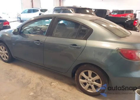 2010 Mazda Mazda3 I Touring z USA, uszkodzony, nr VIN JM1BL1SG2A1162370